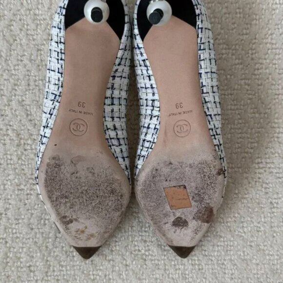 Chanel Tweed Pear Embedded Pumps - Picture 5 of 11